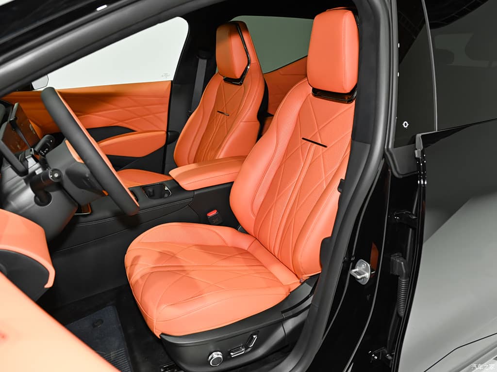 2026 Zeekr X — Zeekr X front seats, for export